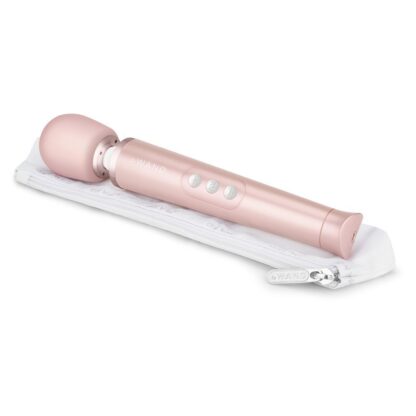 Le Wand Petite Gold Travel Rechargeable Wand - Image 4